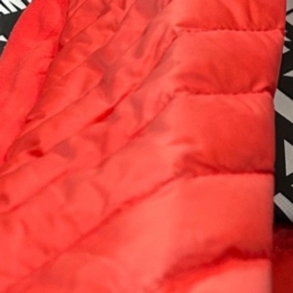 RELISTED.  NWT Lululemon RUN: What The Fluff Jacket Love Red 8 - Picture 15 of 15